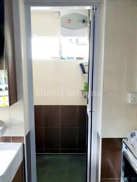 Common Room (HDB) for Rent in 185 Boon Lay Avenue - Image 4