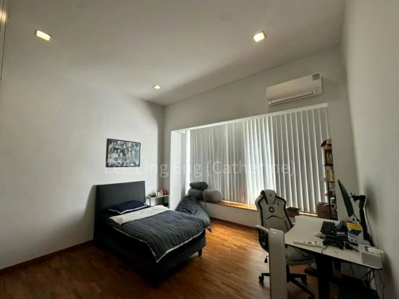 5 Bed Bungalow (Landed) for Sale in  Wareham Road - Image 4