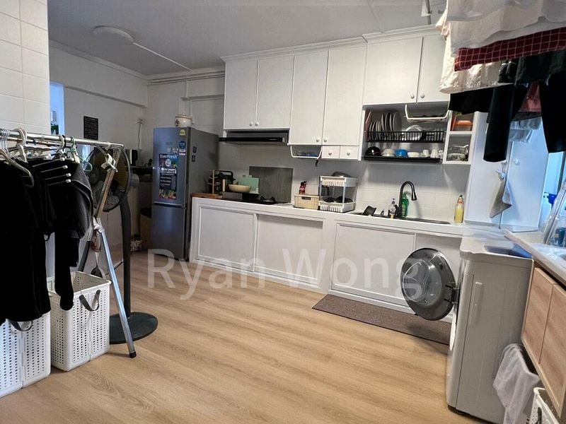 Common Room (HDB) for Rent in  384 Tampines Street 32 - Image 7