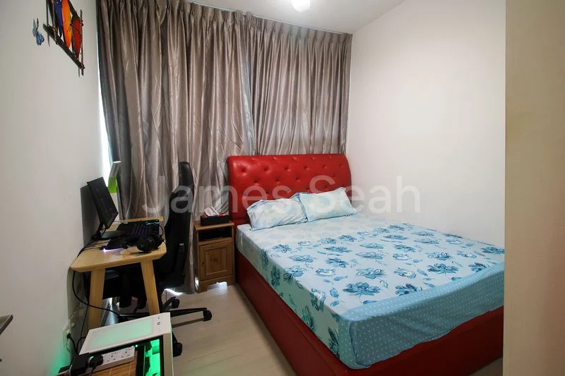 4 Bed Condo for Sale in  Hedges Park Condominium - Image 9