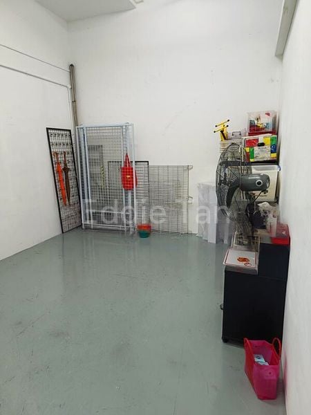 Light Industrial (B1) for Rent: Woodlands 11 - Image 5