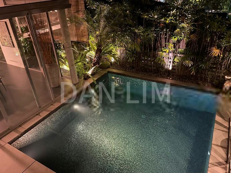 4 Bed Bungalow (Landed) for Sale around  Cotswold Close - Image 1