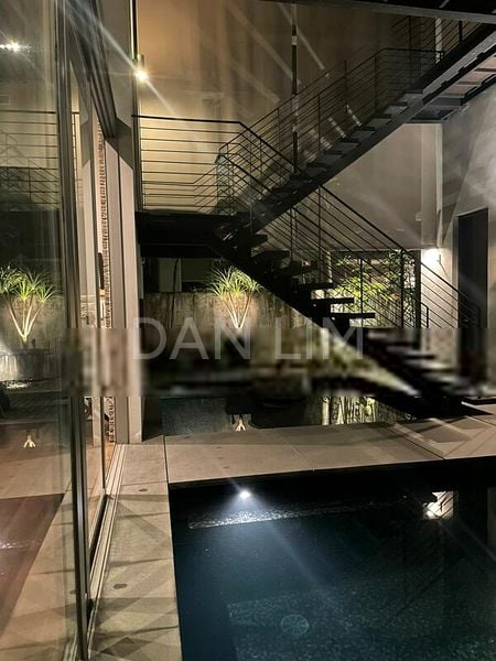 4 Bed Bungalow (Landed) for Sale around  Cotswold Close - Image 2