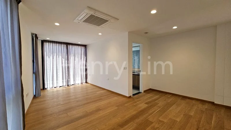 5 Bed Semi-Detached House (Landed) for Sale in Hong Kong Park - Image 9