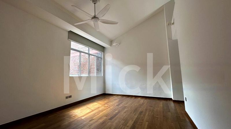 4 Bed Condo for Sale in  Island View - Image 5