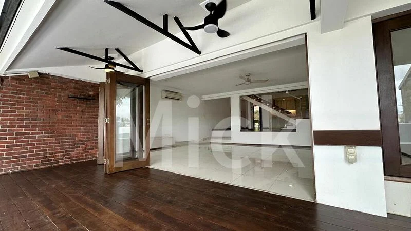 4 Bed Condo for Sale in  Island View - Image 1