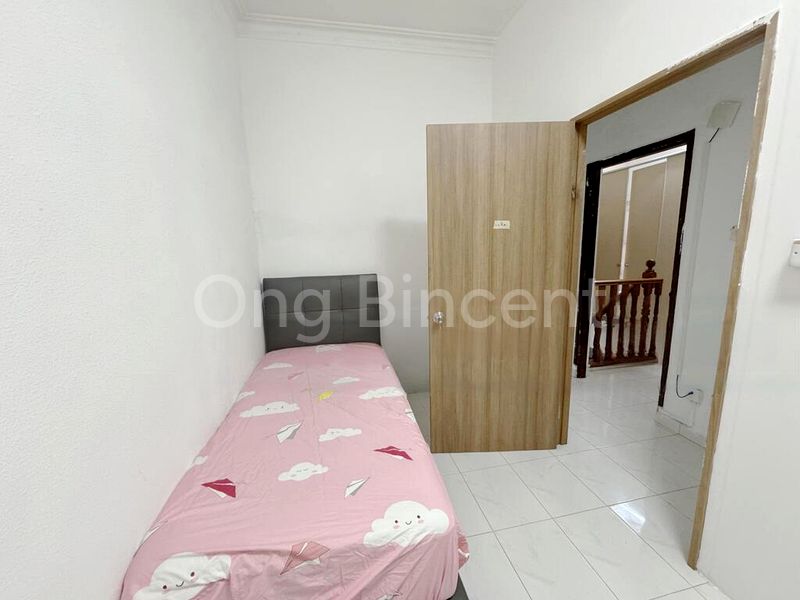 5 Bed Corner Terrace (Landed) for Sale in  Lowland Road - Image 2