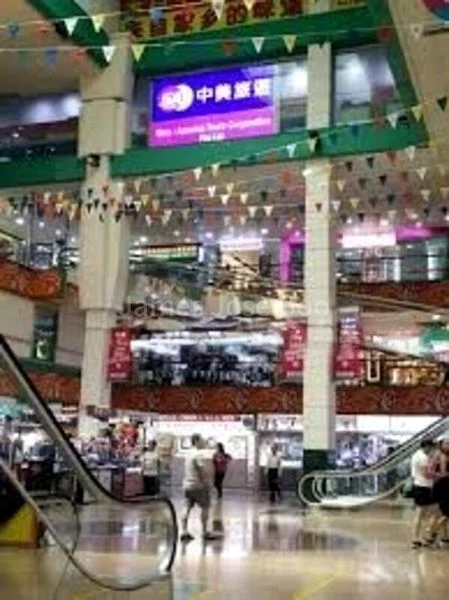 Mall Shop for Rent: Ideal for luxury goods, Chinatown mall, with water point. - Image 4