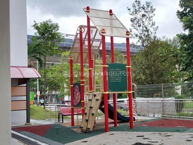 Common Room (HDB) for Rent in  119 Simei Street 1 - Image 9