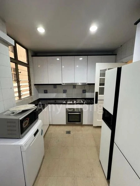 4 Bed Condo for Rent in  Leonie Condotel - Image 7