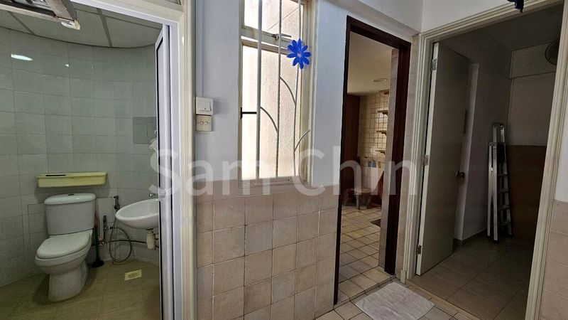3 Bed Condo for Rent in  Bullion Park - Image 2