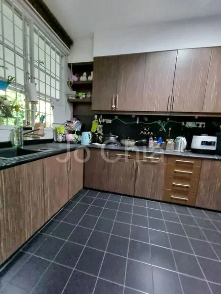 5 Bed Bungalow (Landed) for Sale in  Galistan Avenue - Image 6