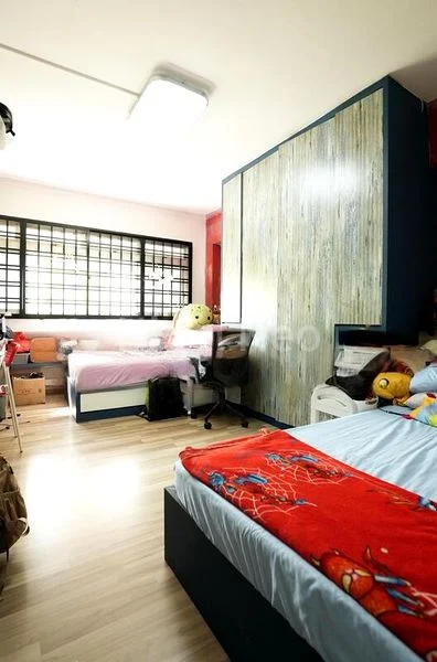 Executive HDB for Sale in 752 Jurong West Street 74 - Image 8