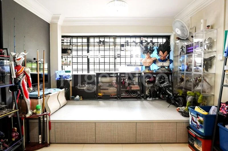 Executive HDB for Sale in 752 Jurong West Street 74 - Image 2