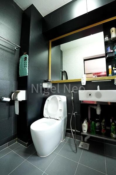 Executive HDB for Sale in 752 Jurong West Street 74 - Image 6