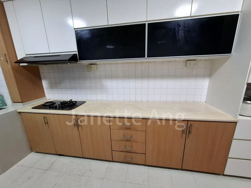 4 Room (4A) HDB for Rent in 204 Bukit Batok Street 21 - Image 1