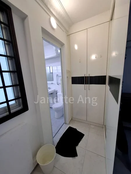 4 Room (4A) HDB for Rent in 204 Bukit Batok Street 21 - Image 4