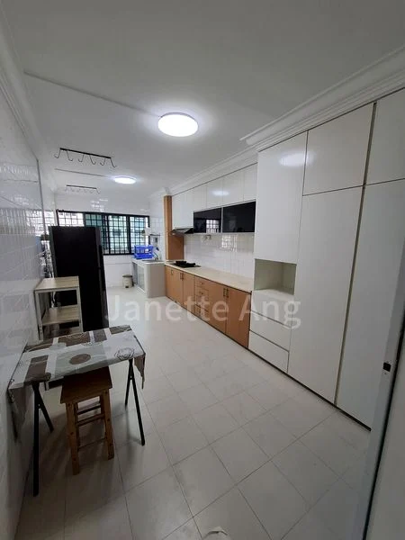 4 Room (4A) HDB for Rent in 204 Bukit Batok Street 21 - Image 2
