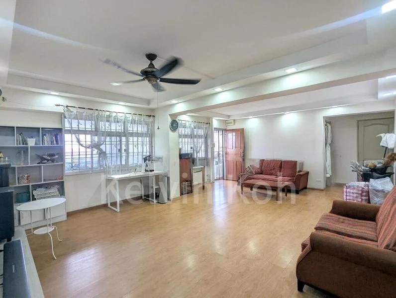 4 Room (4A) HDB for Sale in  418 Woodlands Street 41 - Image 4