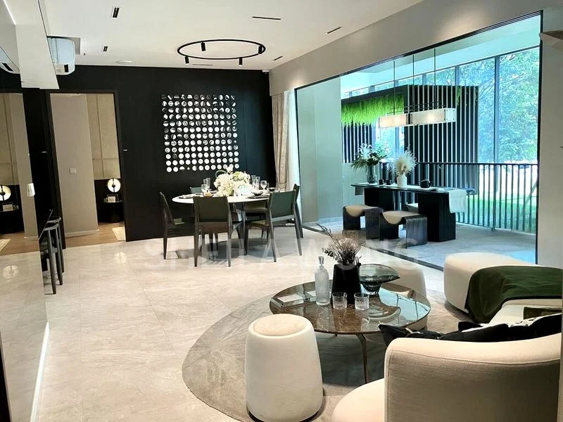 5 Bed Executive Condo for Sale in  Altura - Image 1