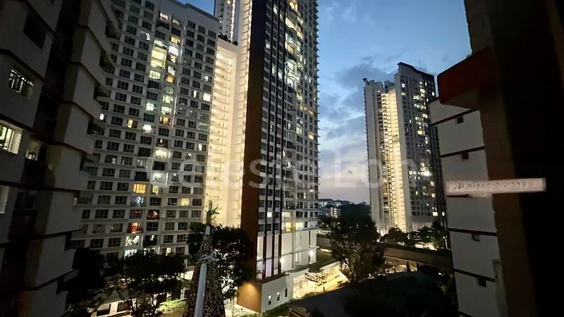 Executive HDB for Sale in  299 Bukit Batok Street 22 - Image 12