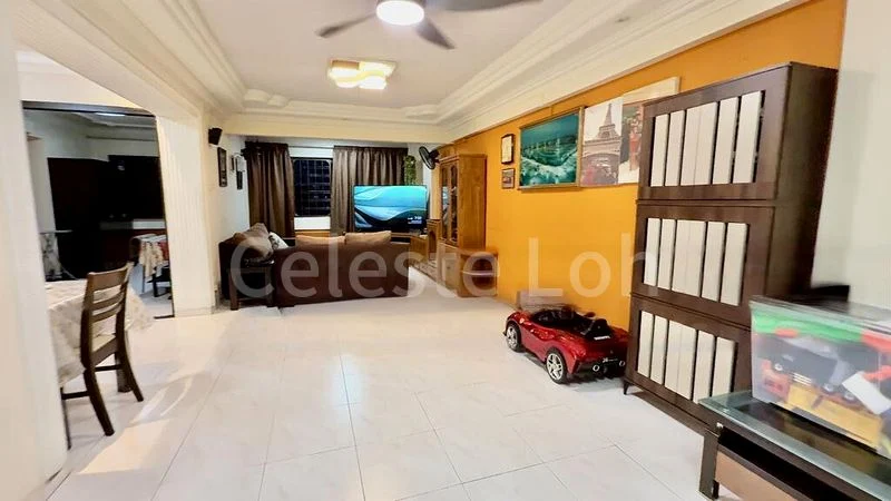 Executive HDB for Sale in  299 Bukit Batok Street 22 - Image 3