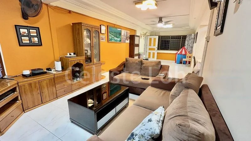 Executive HDB for Sale in  299 Bukit Batok Street 22 - Image 2