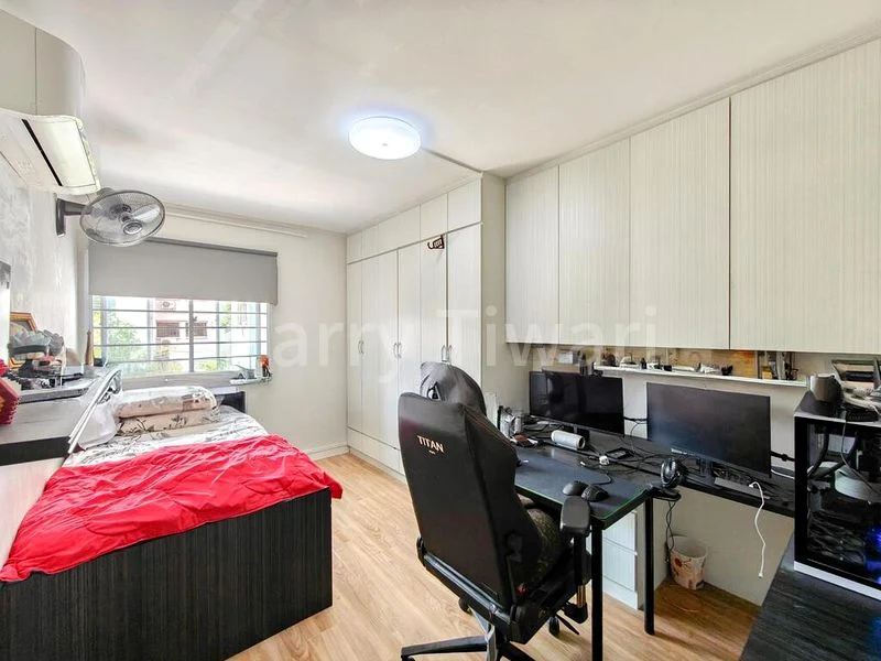 Jumbo HDB for Sale in  308 Woodlands Avenue 1 - Image 5