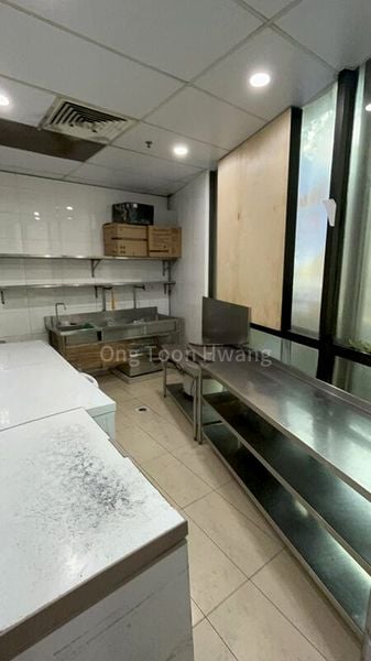 Shop / Shophouse for Rent: Lucky Plaza - Image 3