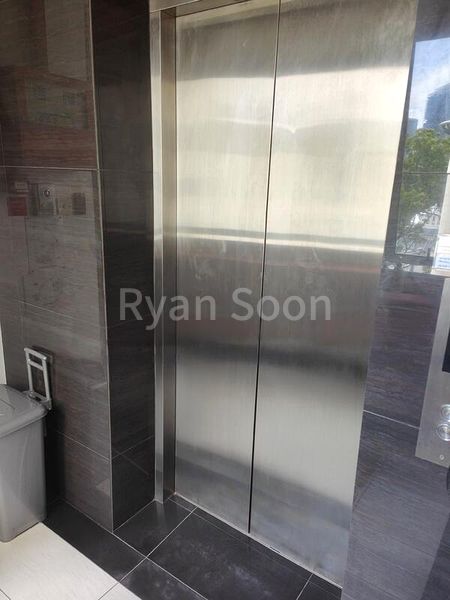 e-Business for Rent: Clarke Quay MRT, Raffles Place MRT, City Hall MRT; 1 Upper Circular Road - Image 1