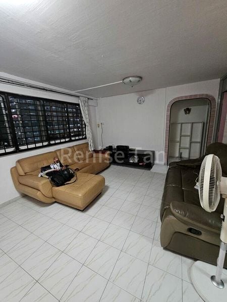 4 Room (4NG) HDB for Rent in  323 Serangoon Avenue 3 - Image 1