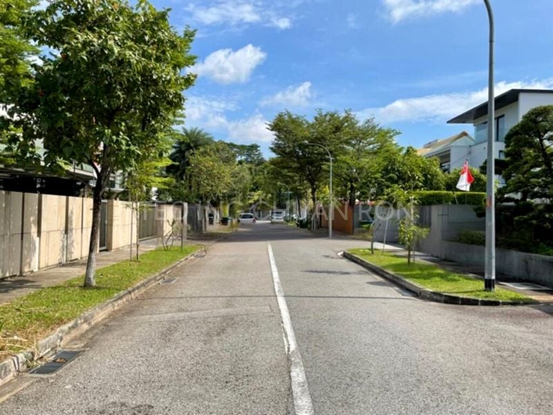 8 Bed Bungalow (Landed) for Sale in Tanglin Hill - Image 2