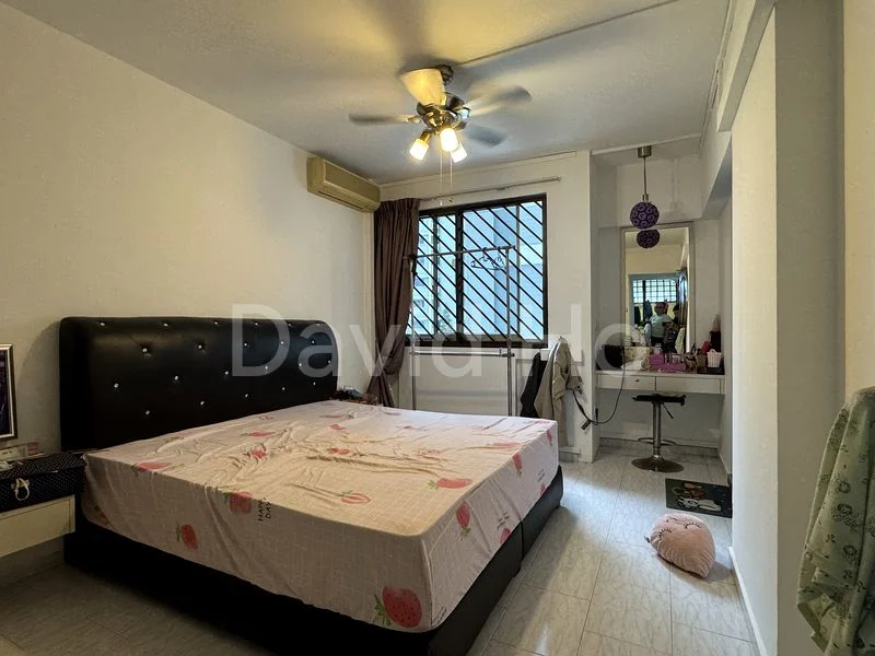 4 Room (4A) HDB for Sale in 404 Fajar Road - Image 2
