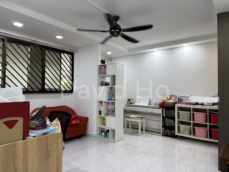 4 Room (4A) HDB for Sale in 404 Fajar Road - Image 1