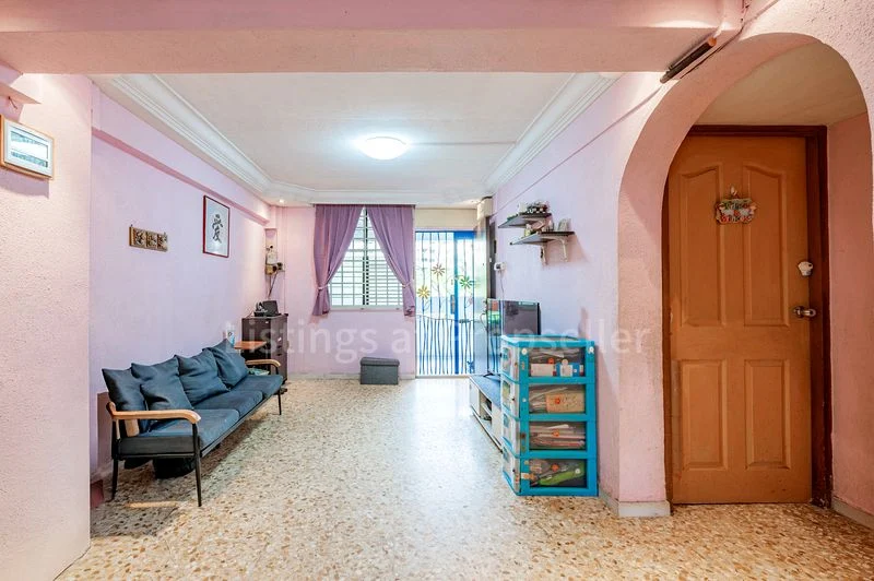3 Room (3I) HDB for Sale in 47 Telok Blangah Drive - Image 2