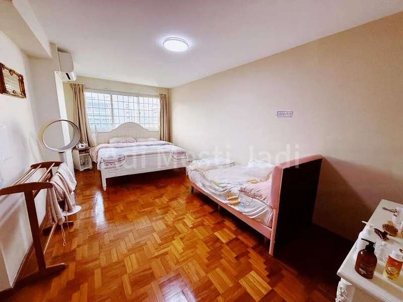 Executive HDB for Sale in  466 Pasir Ris Street 41 - Image 6