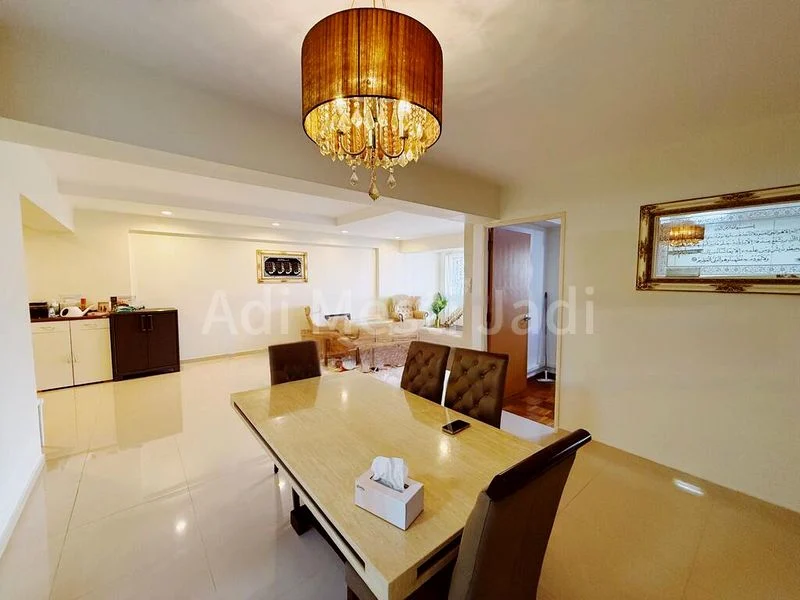 Executive HDB for Sale in  466 Pasir Ris Street 41 - Image 3