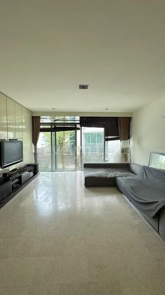 4 Bed Condo for Sale in Glentrees - Image 3