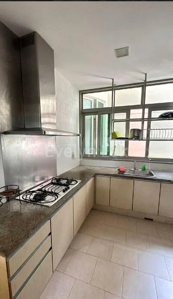 4 Bed Condo for Sale in Glentrees - Image 5