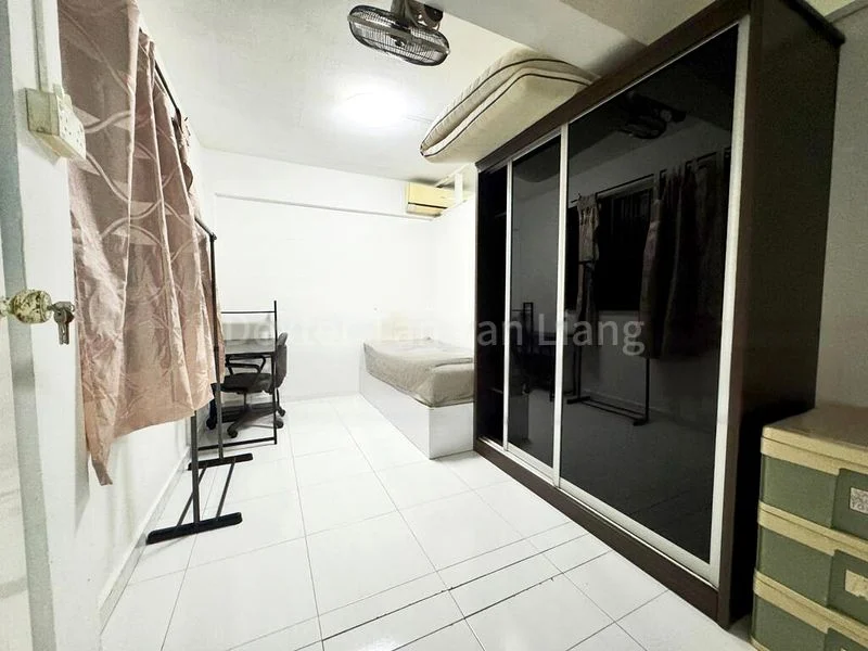 4 Room (4NG) HDB for Rent in  333 Clementi Avenue 2 - Image 4