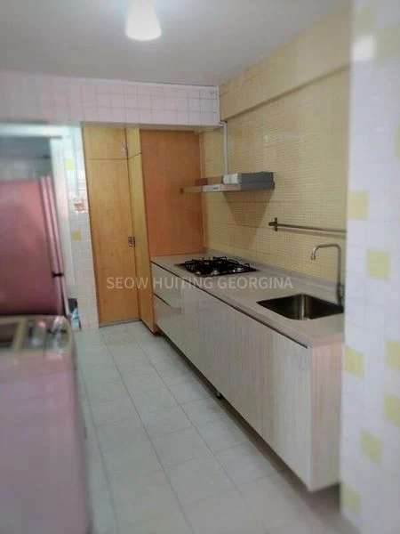 3 Room (3I) HDB for Rent in 161 Mei Ling Street - Image 2