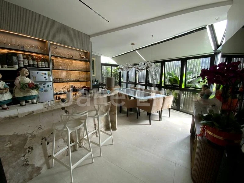 4 Bed Corner Terrace (Landed) for Rent in  Duchess Garden - Image 4