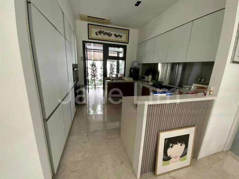 4 Bed Corner Terrace (Landed) for Rent in  Duchess Garden - Image 3