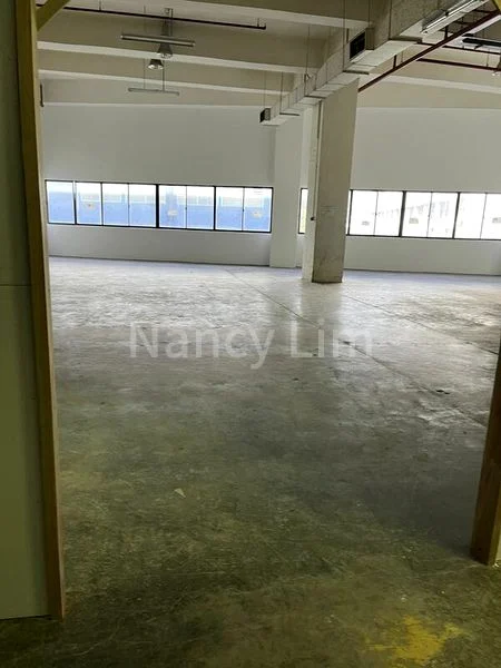 Warehouse for Rent: L & Y Building - Image 1