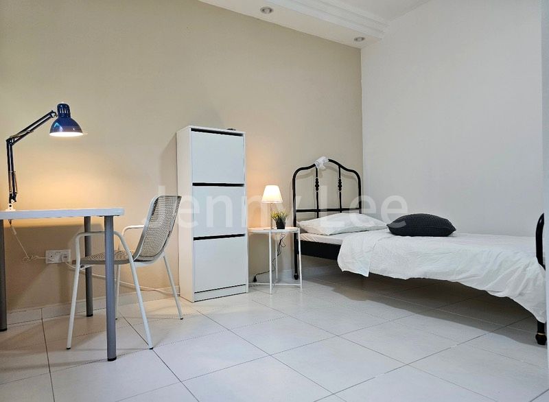 Common Room (Condo) for Rent in  Lakeview - Image 8