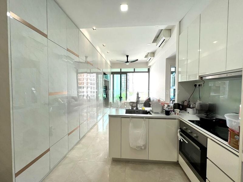 2 Bed Condo for Sale in Kingsford Hillview Peak - Image 1