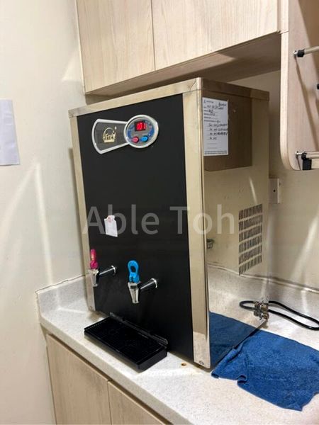 Office for Rent: SLF Building - Image 9