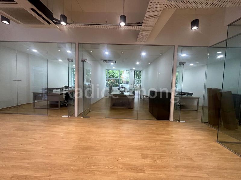 Office for Rent: 991 Alexandra - Image 2