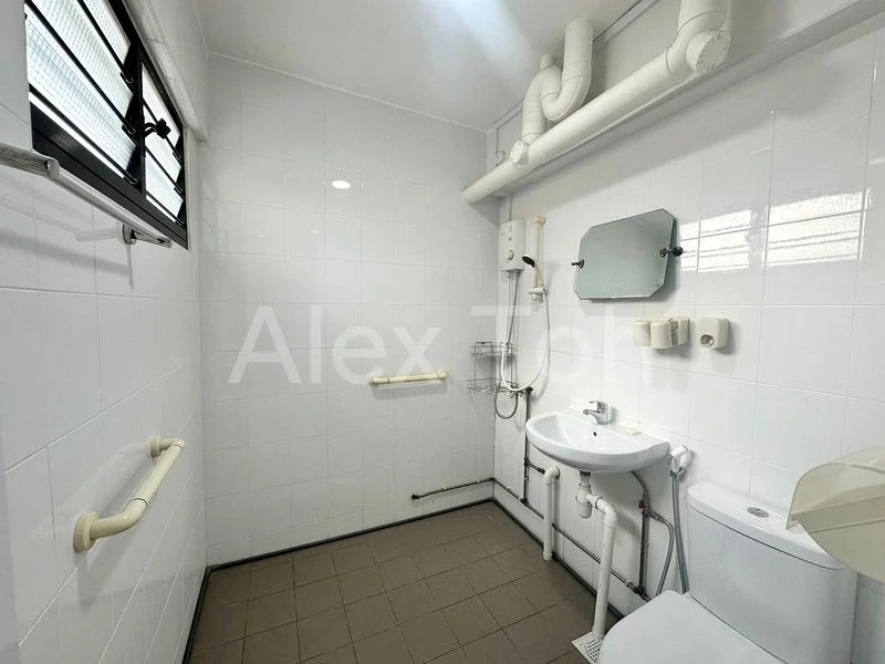 4 Room (4STD) HDB for Rent in  142 Lorong Ah Soo - Image 2