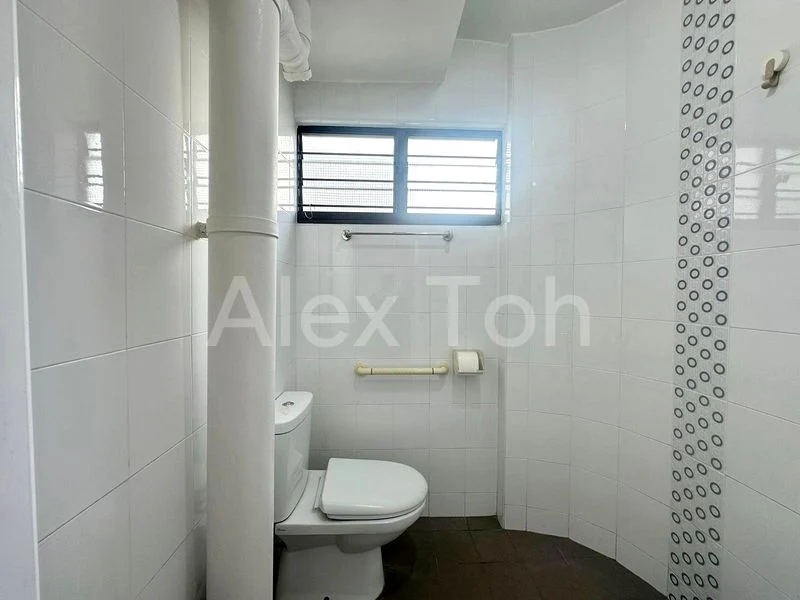 4 Room (4STD) HDB for Rent in  142 Lorong Ah Soo - Image 8